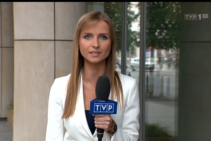 Ewa Bugała - ładna twarz "Wiadomości", która brzydko się chwyta. Nowa gwiazda TVP, której długo nie zapomnimy