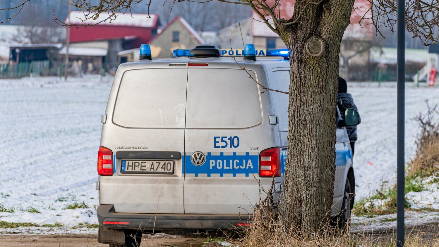 Siecieborzyce. Policja ochrania okolice domu, w którym doszło do wybuchu