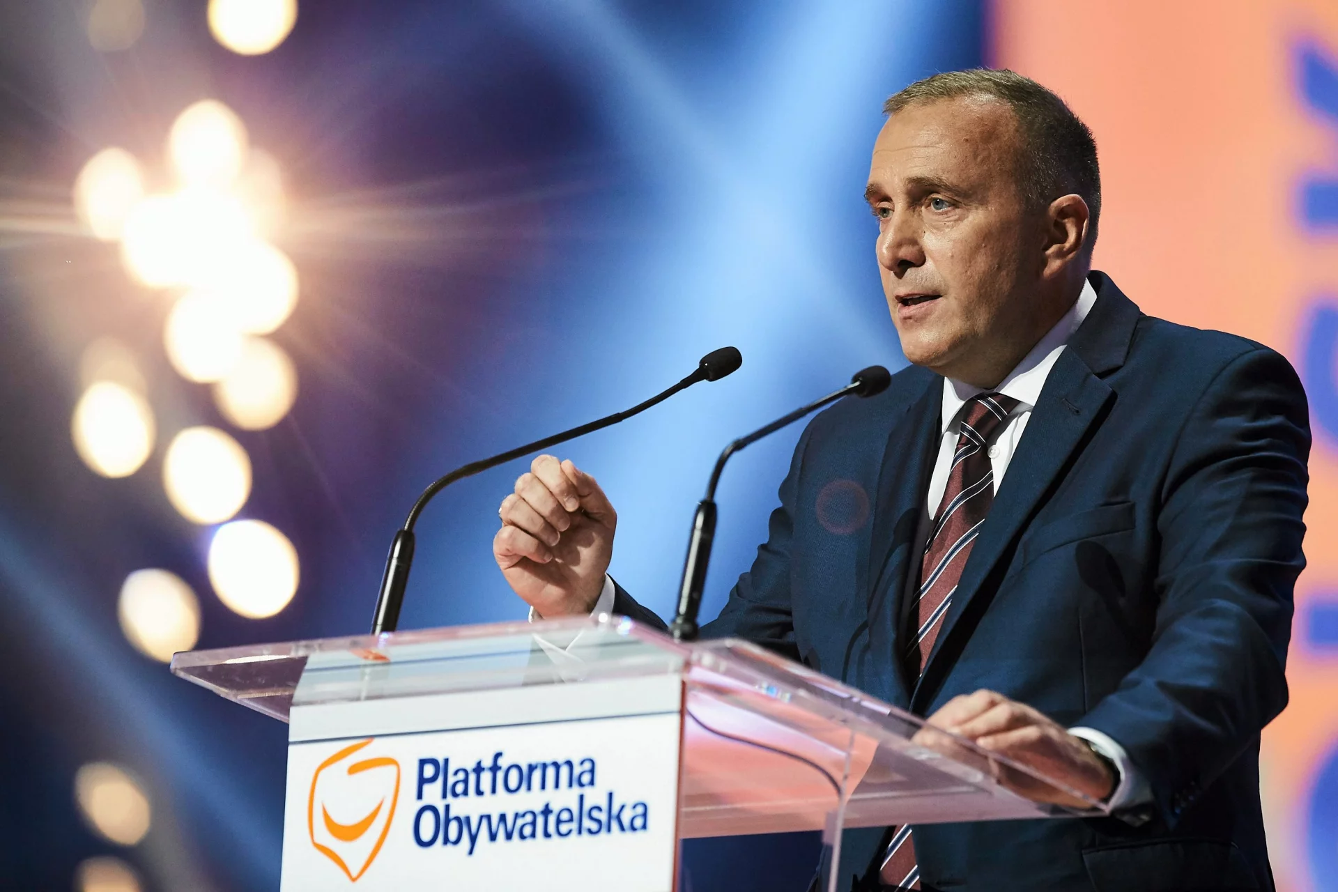 Przewodniczący Platformy Obywatelskiej nie szczędził ostrych słów pod adresem Prawa i Sprawiedliwości i prezydenta Andrzeja Dudy za to, jak wykorzystali 7. rocznicę katastrofy smoleńskiej.