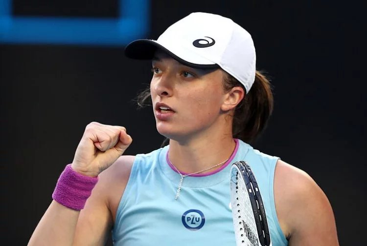 Świątek wygrała French Open w październiku. French Open znów może zostać przełożone przez koronawirusa.