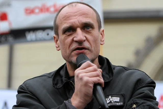 Paweł Kukiz zapowiedział, że jeśli "pismaki" tkną jego rodzinę, to "osobiście ich dopadnie"