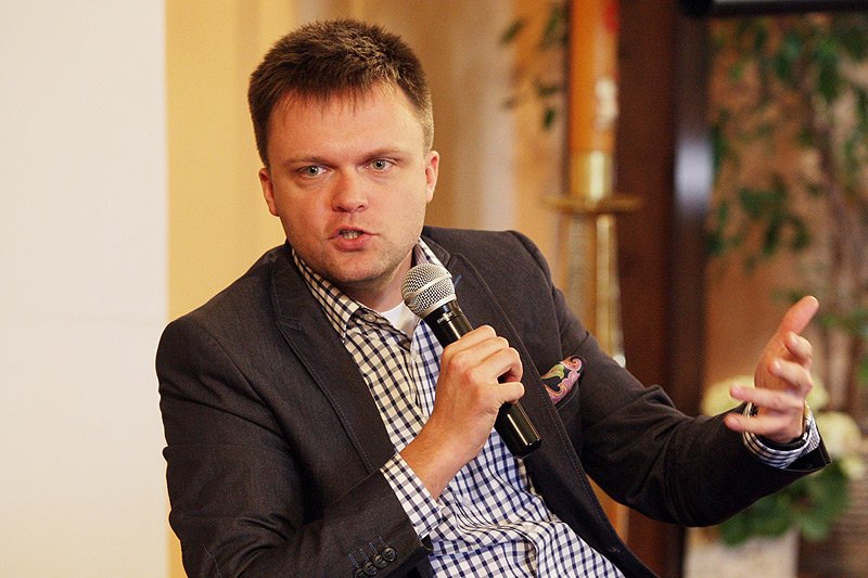 Szymon Hołownia ostro skomentował to, jak traktowani są protestujący niepełnosprawni.