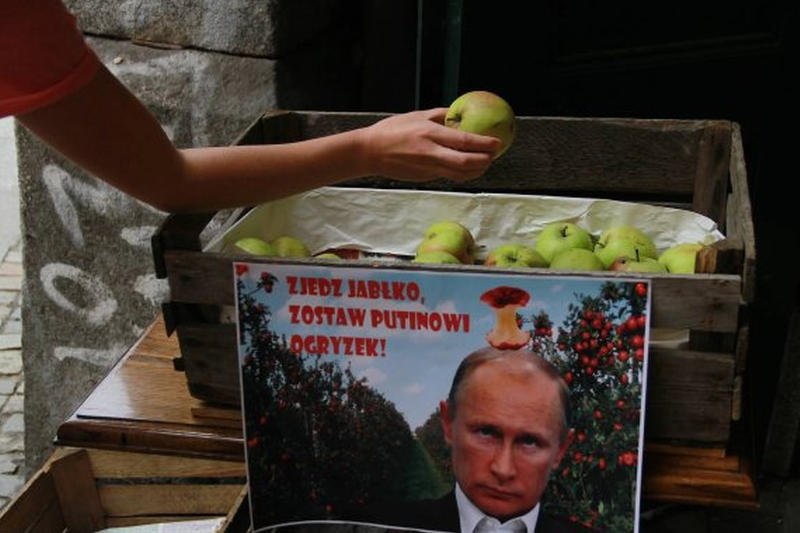 UE wstrzymuje pomoc dla polskich rolników, bo chcieli zarobić na rosyjskim embargu