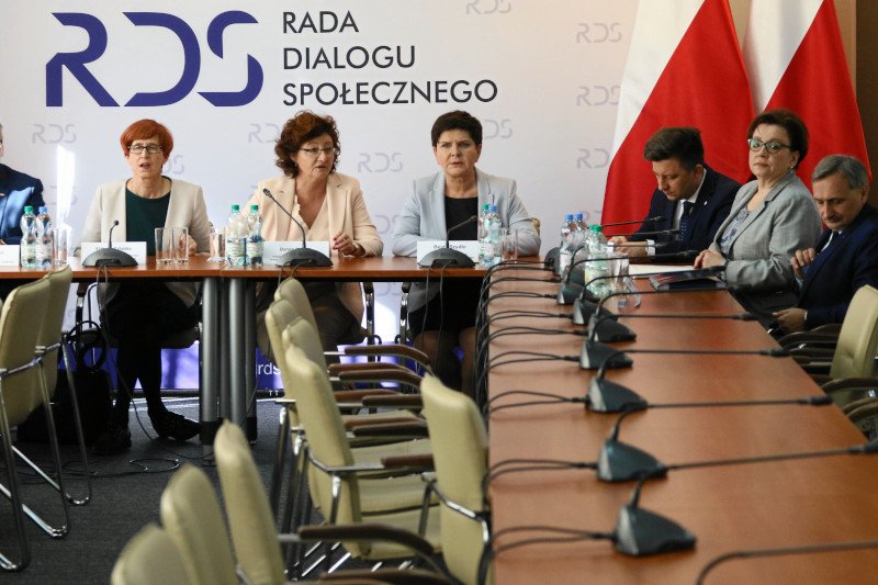 Spotkanie ostatniej szansy przed strajkiem 8 kwietnia na linii rząd – związki oświatowe.