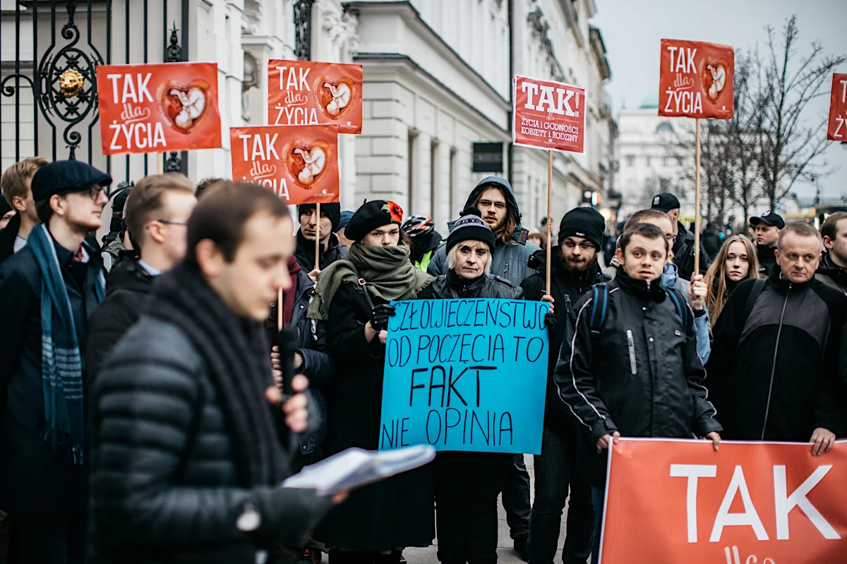 Ok. 40-50 osób uczestniczyło w demonstracji "Studenci są za życiem!".