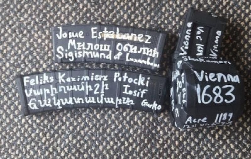 Polskie wątki po atakach w Nowej Zelandii. Wymowne hasła na broni sprawcy.