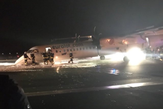 Samolot z 64 osobami na pokładzie awaryjnie lądował na lotnisku Chopina w Warszawie.