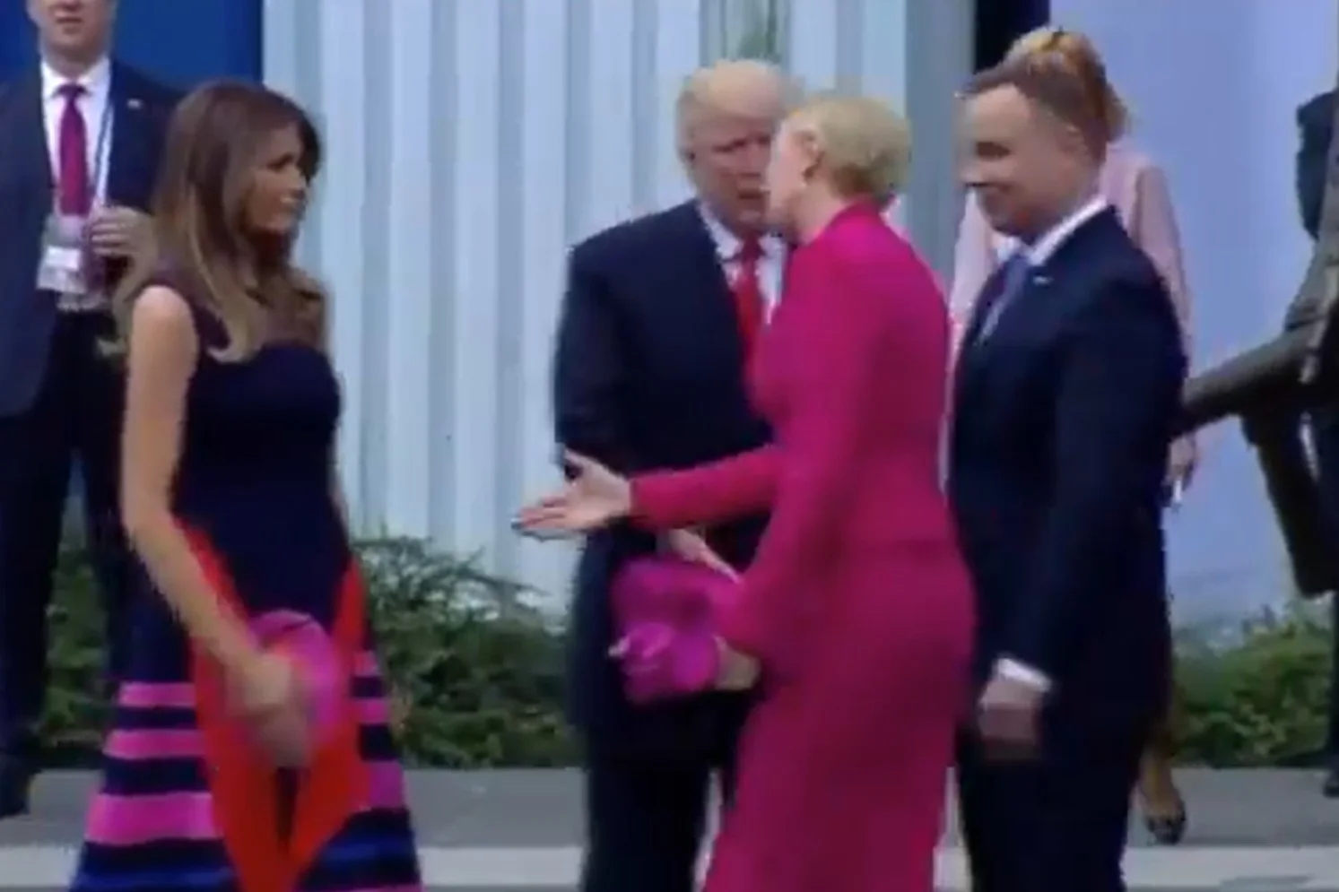 W spocie wymierzonym w Donalda Trumpa występuje także Andrzej Duda.