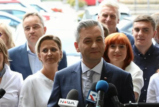 Robert Biedroń opowiedział na pl. Konstytucji w Warszawie o swoim nowym projekcie.