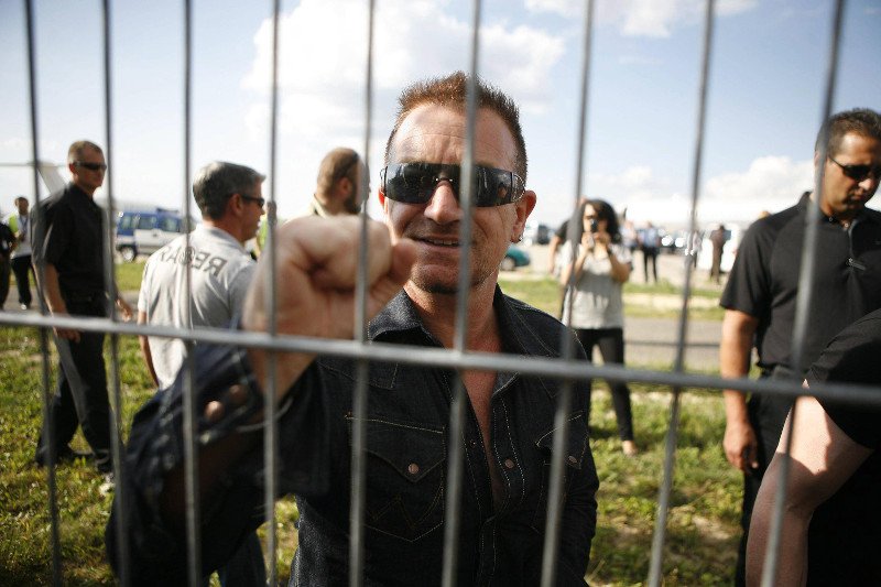 Bono stał się antybohaterem PiS-u. Niektórzy już zaczęli przesyłać mu na Twitterze wulgarne wiadomości.