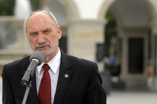 Macierewicz oskarża Rosję o wywołanie rzezi wołyńskiej.
