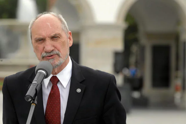 Macierewicz oskarża Rosję o wywołanie rzezi wołyńskiej.