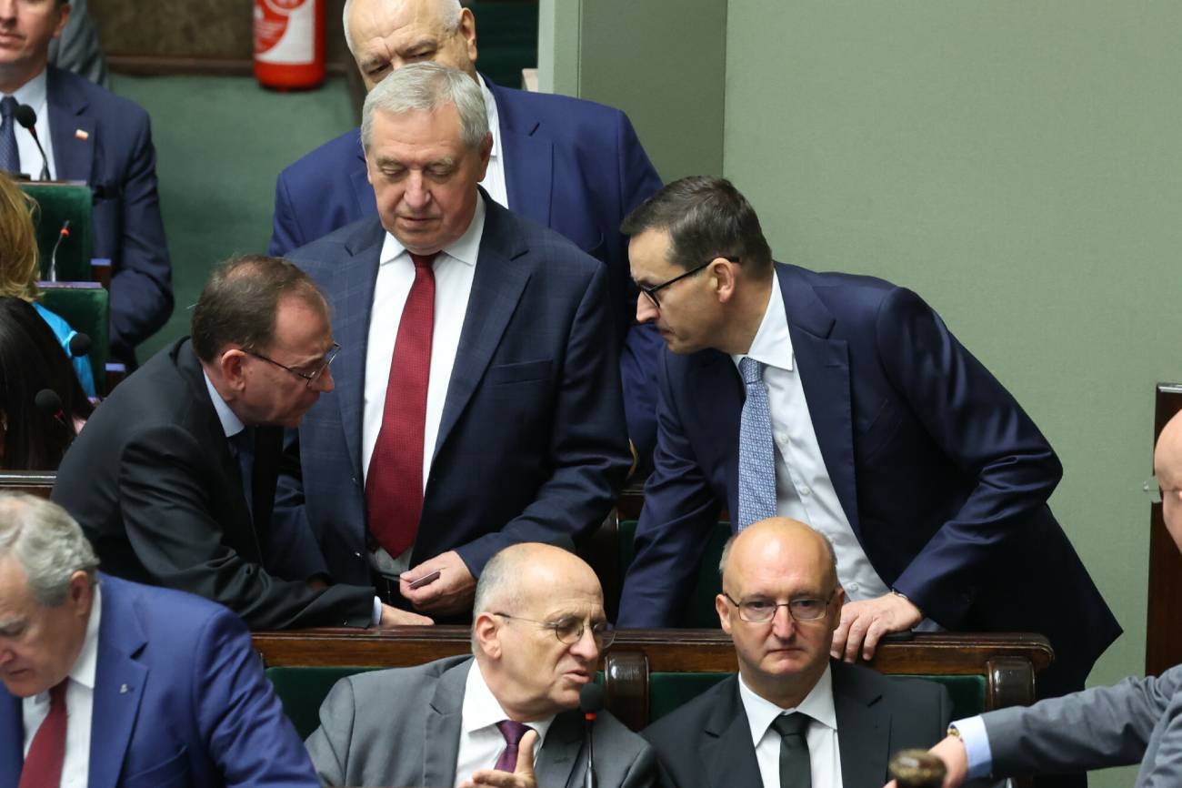 Politycy opozycji mówią o niszczeniu dokumentów przez aktualną władzę