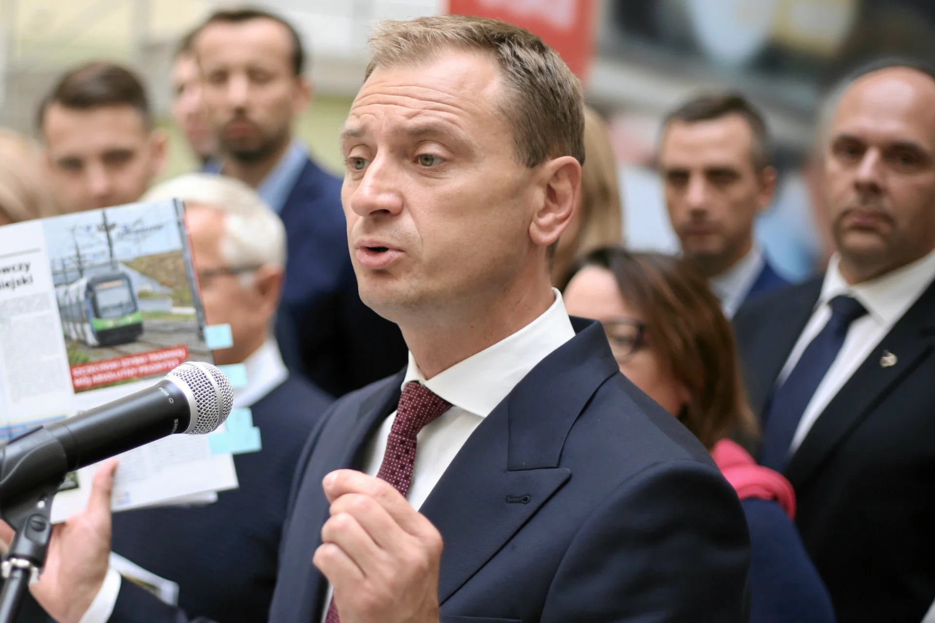 Sławomir Nitras to kandydat PO na prezydenta Szczecina. Radio Szczecin podaje, że doprowadził do kolizji autobusu i wszczął awanturę.