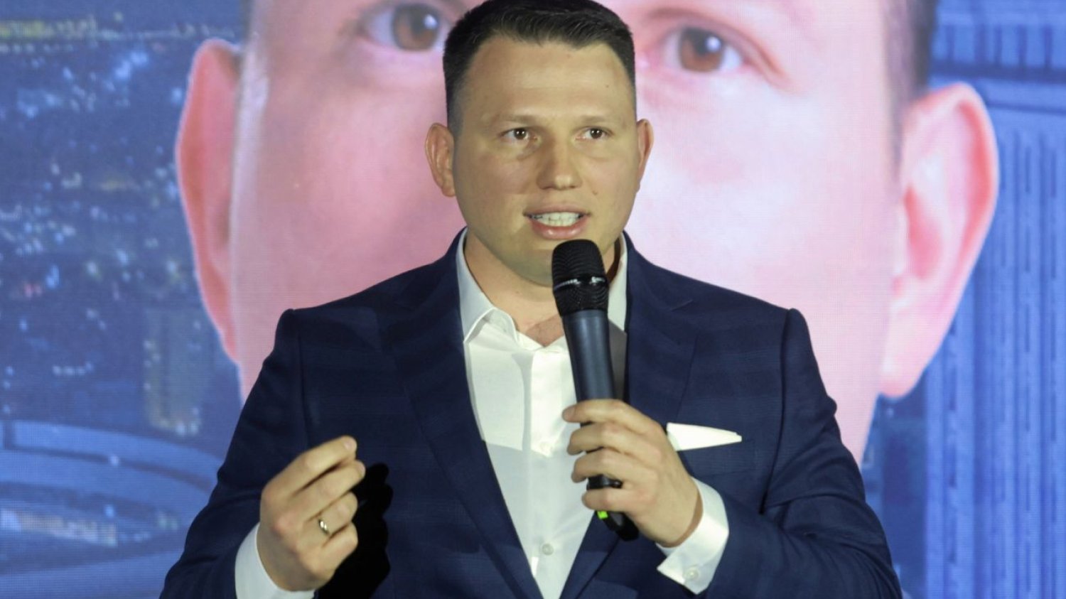 Jest ciąg dalszy starcia na linii Mentzen-PiS. "Może się nie do końca zrozumieliśmy". Mentzen krytykuje Kaczyńskiego i PiS. Tak odpowiedział mu polityk partii.