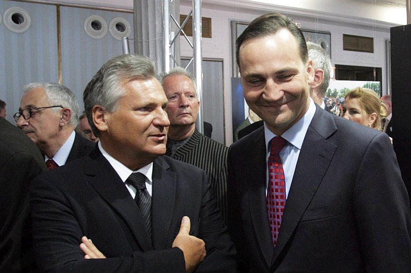 Aleksander Kwaśniewski i Radosław Sikorski znaleźli się na liście najbardziej wpływowych lobbystów Ukrainy na świecie.