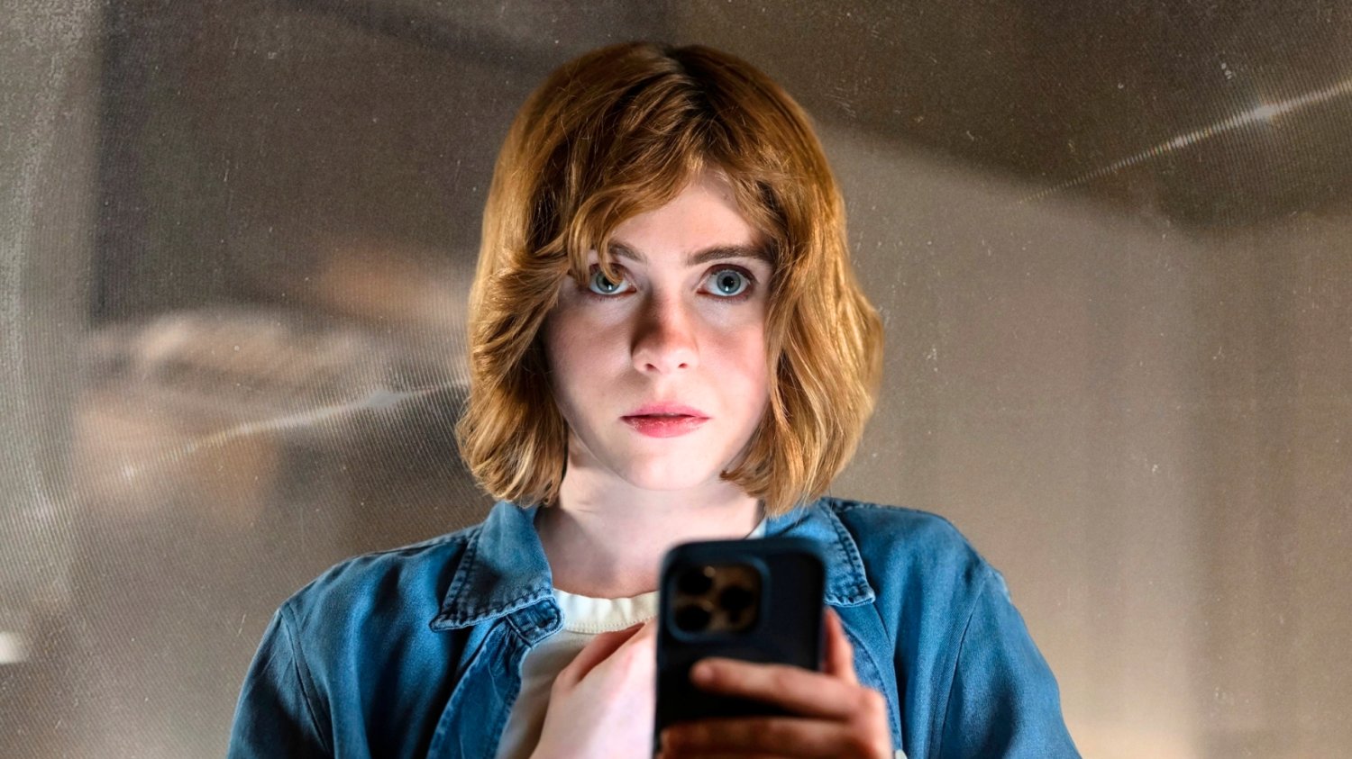 3 niedocenione seriale ze 100 proc. dobrych ocen. Szkoda, że w Polsce o nich cicho Sophia Lillis w serialu "Krzesła"