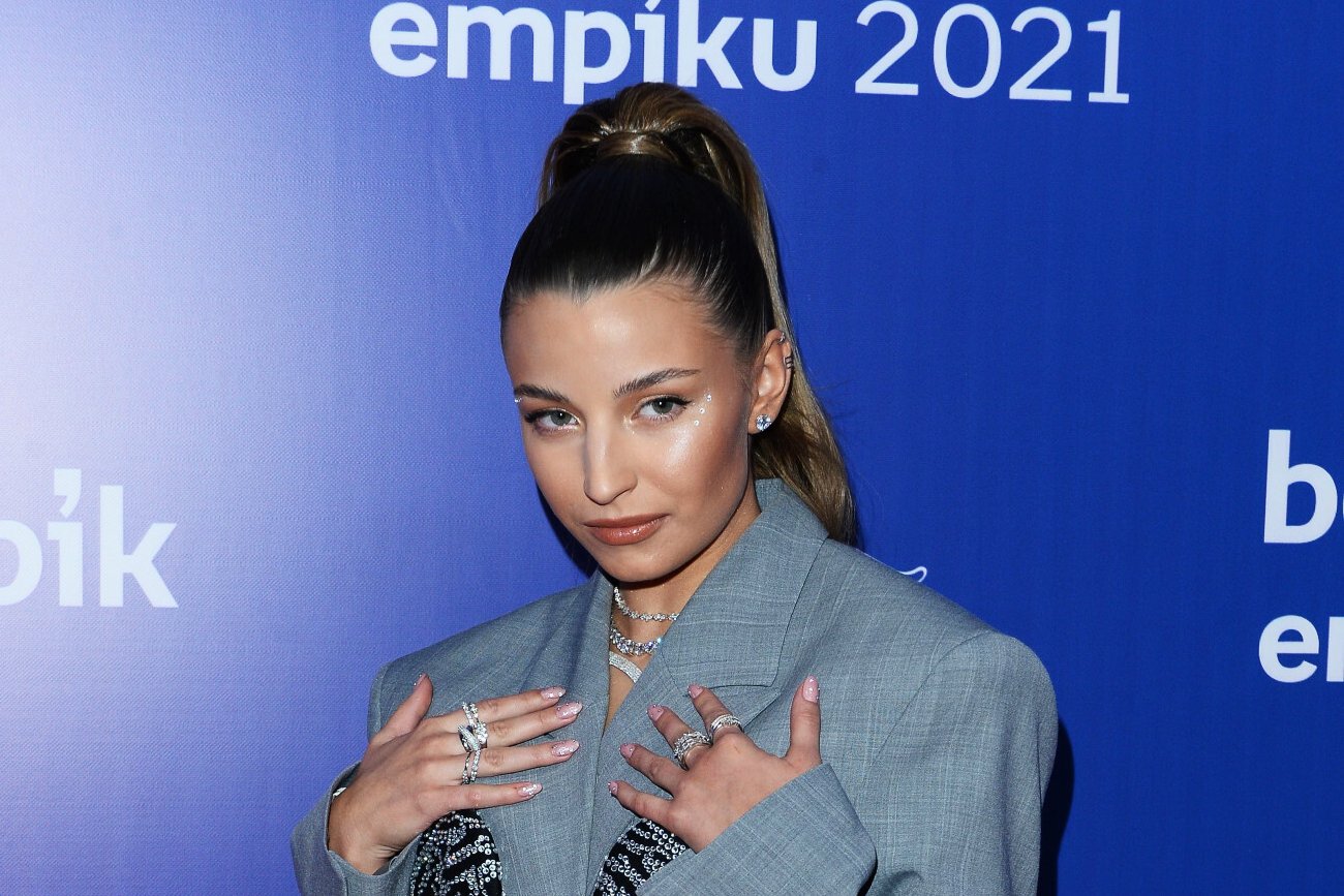 Krytyka duetu Julii Wieniawy i Anity Lipnickiej. Hit "Zanim zrozumiesz"