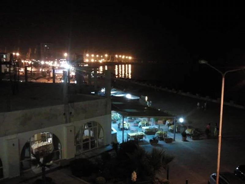 Widok z hotelu w nadmorskiej miejscowości Durres w Albanii