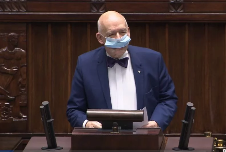 Korwin przeciwny maseczkom w Sejmie. Złożył nietypowy wniosek.