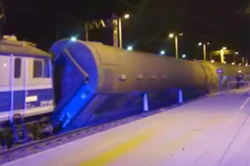 W zderzeniu pociągów ucierpiało kilkadziesiąt osób.