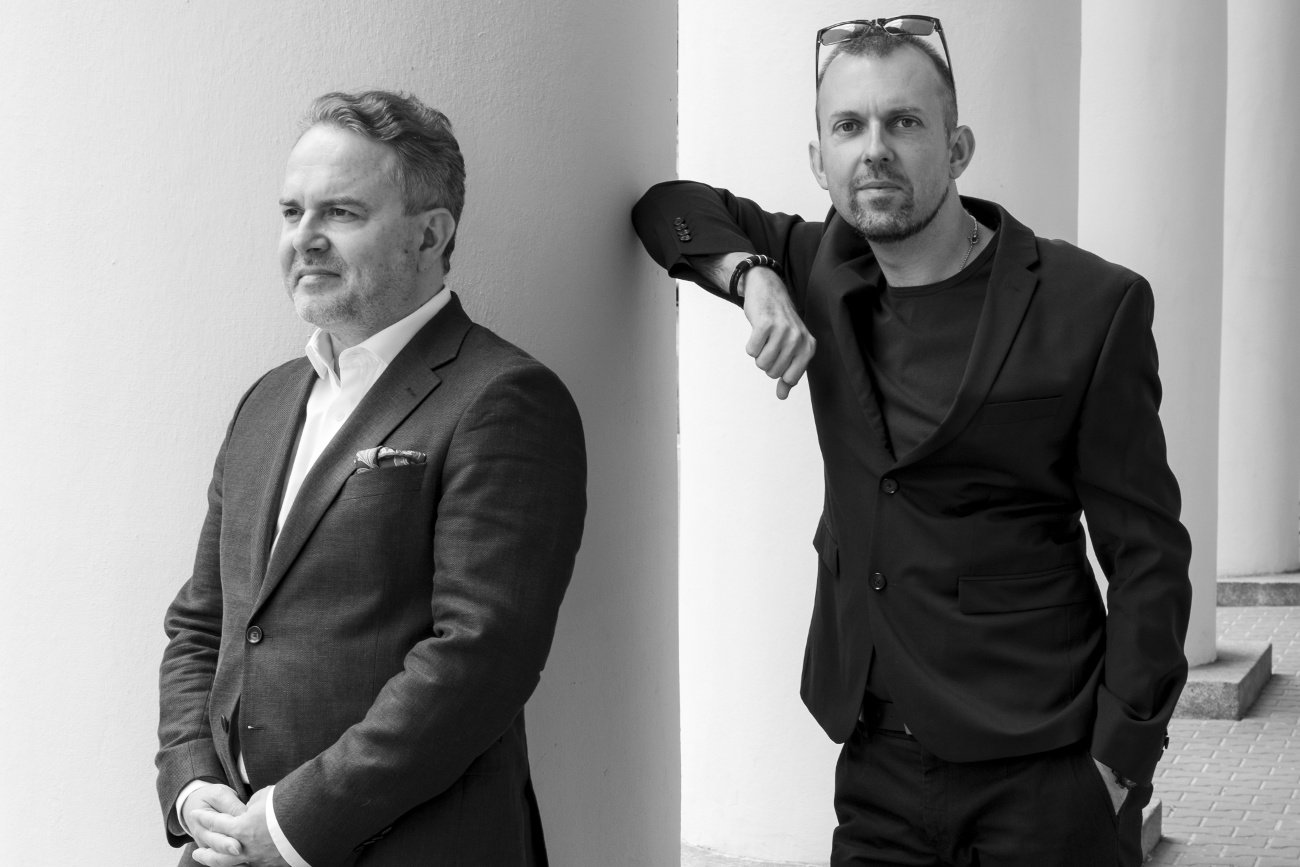 Pułkownik Grzegorz Małecki, były szef Agencji Wywiadu, w wywiadzie z dziennikarzem Łukaszem Maziewskim opowiada o sekretach i realiach tej niebezpiecznej służby. Można go przeczytać na stronach książki "W cieniu. Kulisy wywiadu III RP"