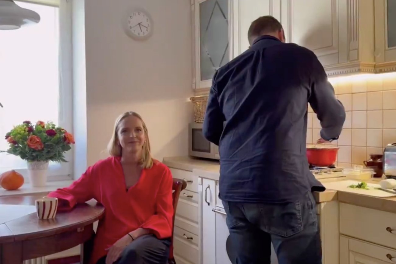 Rafał Trzaskowski pokazał nowy film z kuchni. Role się odwróciły