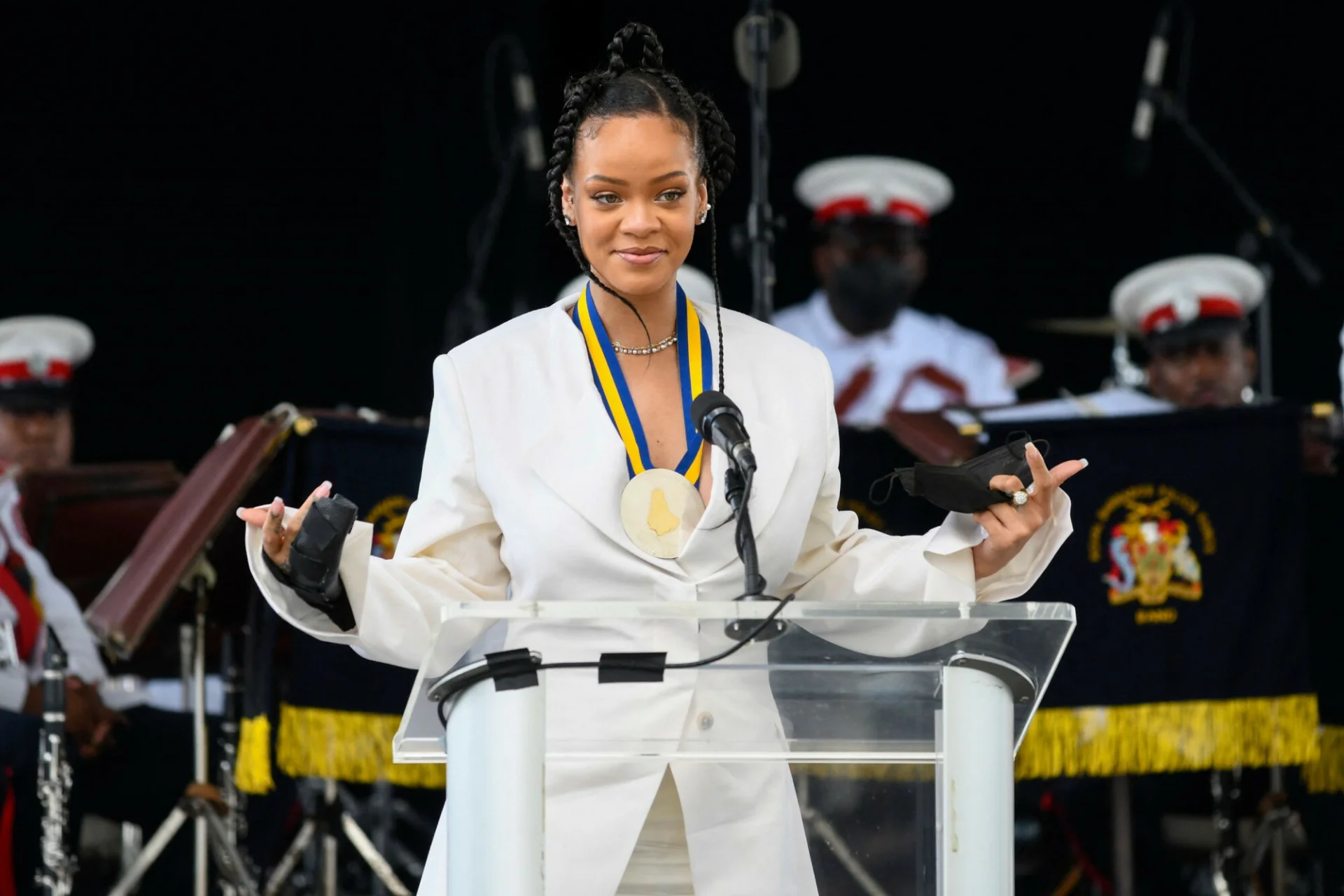 Rihanna jest w ciąży. To jej pierwsze dziecko.