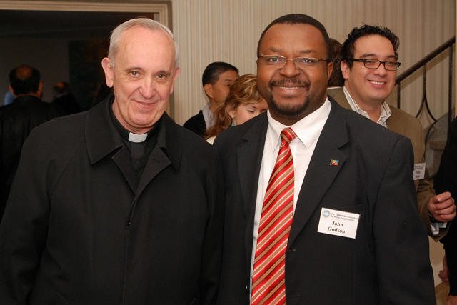 Kard. Jorge Mario Bergoglio i John Godson w 2009 r.