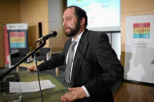 Prof. Jan Hartman jest zdziwiony, że w mediach na poważnie rozmawia się o wskrzeszeniach i uzdrowieniach