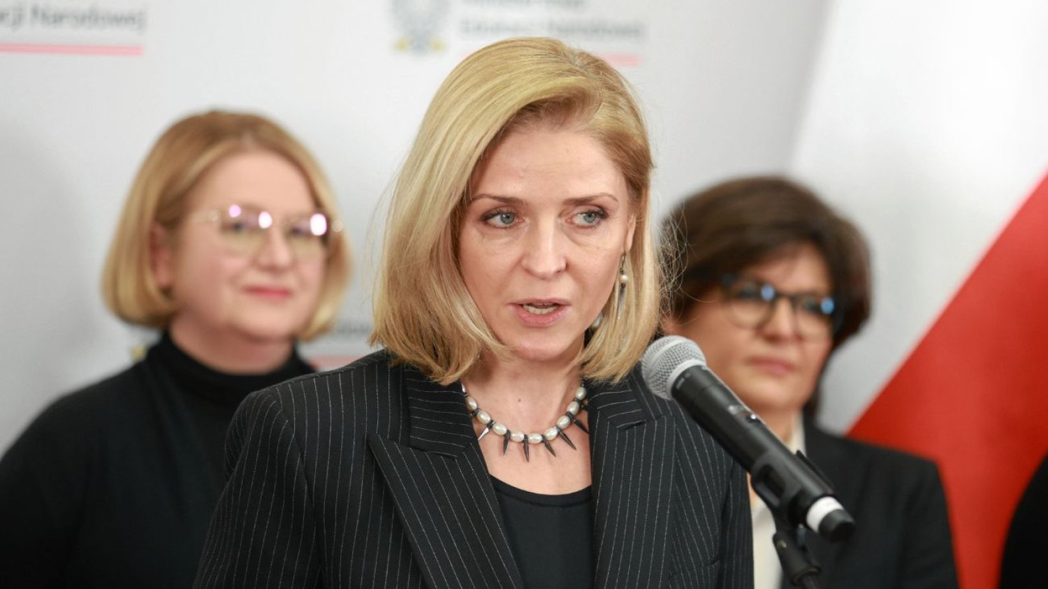 Joanna Mucha podała się do dymisji. Współpracownicy nie kryją rozczarowania.