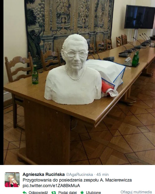 Gipsowe popiersie Anny Walentynowicz