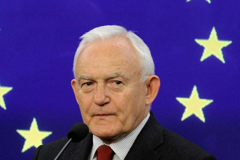 Miller twierdzi, że nie jest członkiem nowej delegacji Lewicy w PE.