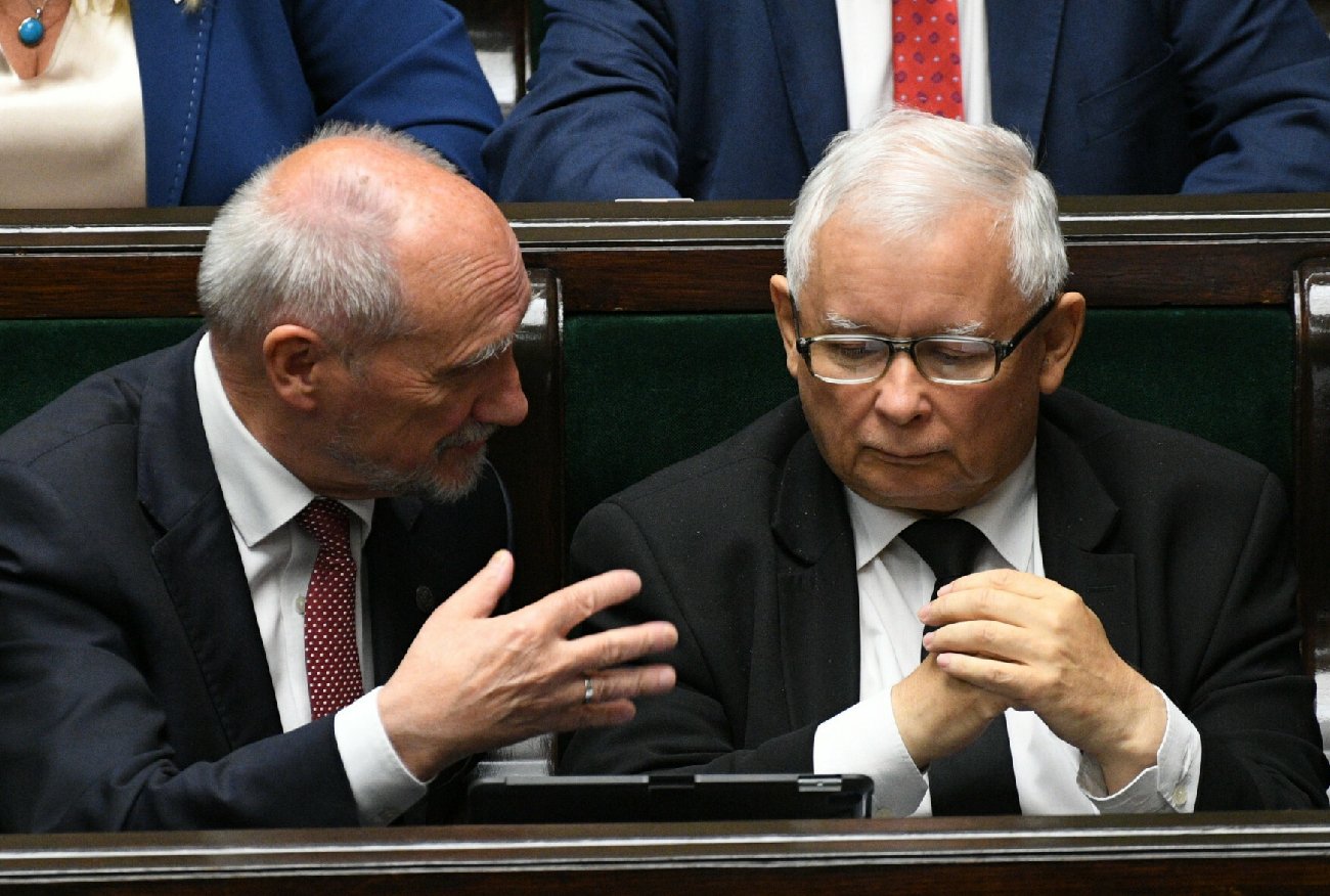 "Jakiś odjazd". Przypomniano, co Kaczyński mówił o Macierewiczu