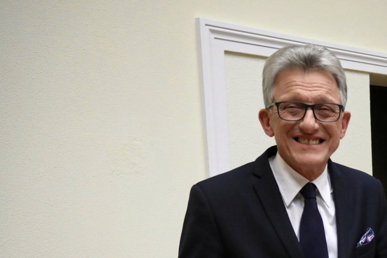 "On zakłamuje historię" – nie ma wątpliwości opozycjonista, którego w stanie wojennym oskarżał prokurator Stanisław Piotrowicz.