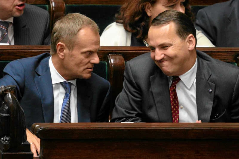 Radosław Sikorski wykorzystał służby dyplomatyczne do prywaty.