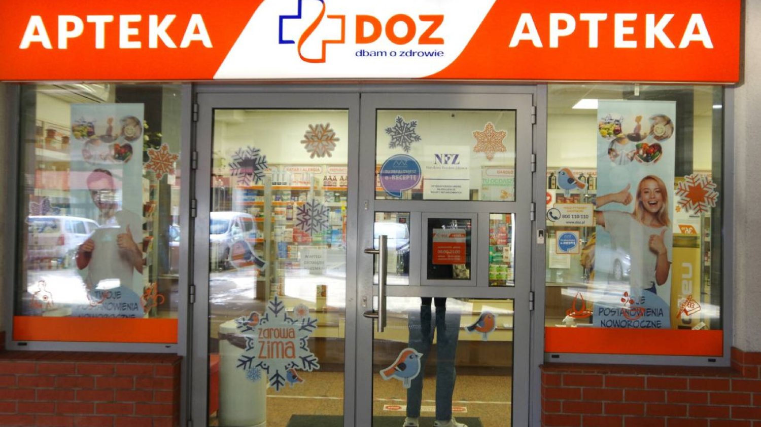 Kosmetyk z apteki nawilża usta, twarz i ciało. Kosztuje grosze