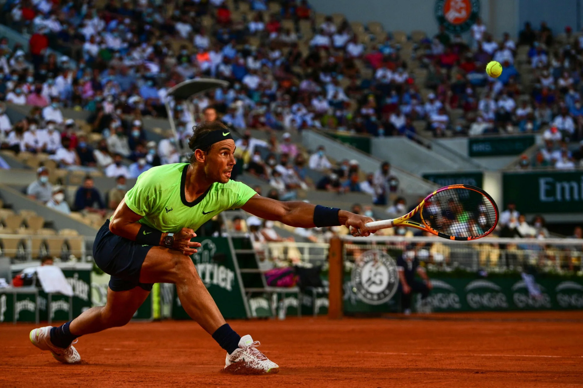 Rafael Nadal po niesamowitym meczu pokonał Novaka Djokovicia i zagra w półfinale Rolanda Garrosa