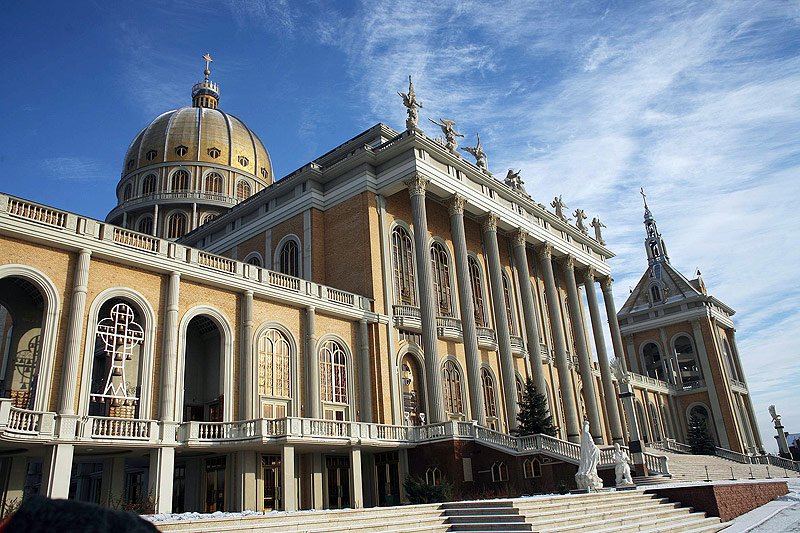 Monumentalne sanktuarium w Licheniu to jeden z symboli rozrzutności w polskim Kościele. Czy i nad Wisłą zapanują nowe reguły dotyczące kościelnych finansów?