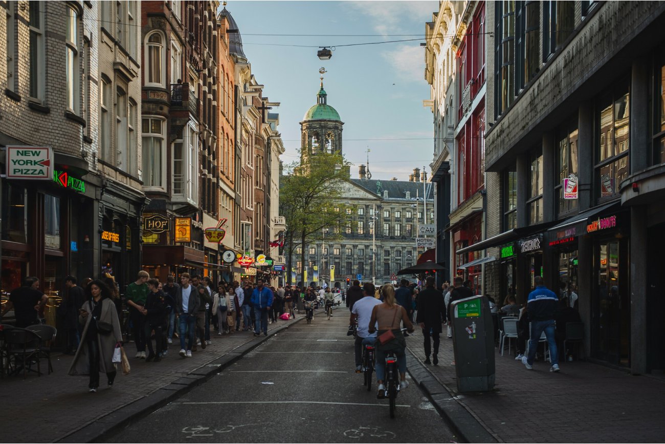 Amsterdam. Burmistrz Femke Halsema chce, żeby kokaina była w aptekach
