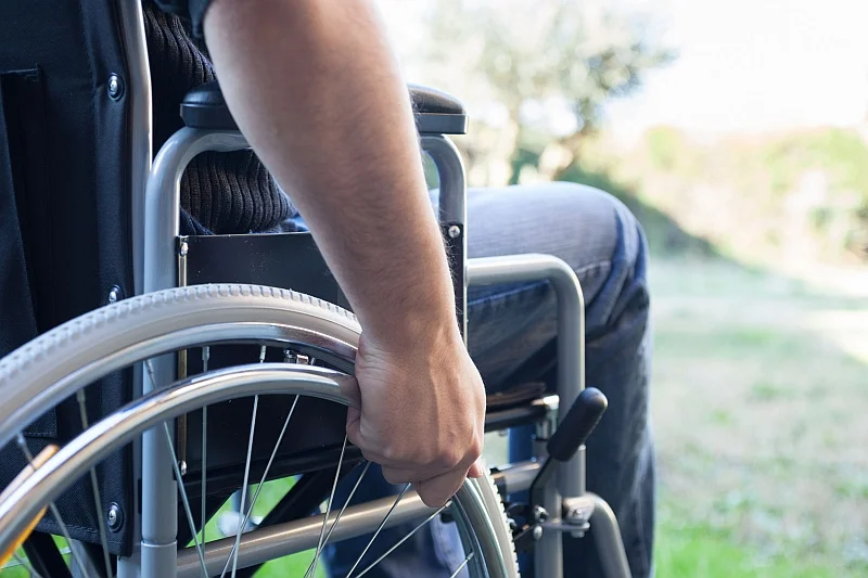 Leki stosowane w pierwszym okresie choroby, w którym dominują procesy zapalne, są kluczem, gdyż wygaszając je, skutkują spowolnieniem postępu SM i przedłużeniem sprawności ruchowej pacjentów