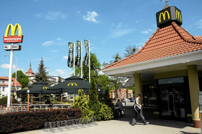 Aby zostać franczyzobiorcą McDonald'sa, trzeba spełnić szereg warunków. Posiadanie 1,5 mln zł ze środków własnych to absolutne minimum.
