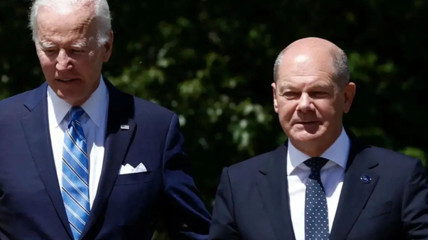 Po wspólnej rozmowie telefonicznej przywódcy USA, Niemiec, Kanady,
Francji, Wielkiej Brytanii i Włoch wydali oświadczenie, w którym
podkreślają prawo Izraela do obrony, ale apelują też o ochronę ludności cywilnej