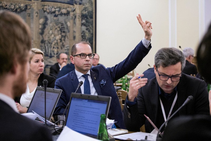 PiS postanowiło odwołać Michała Szczerbę z funkcji przewodniczącego parlamentarnej grupy polsko-izraelskiej. W dziwnych okolicznościach.