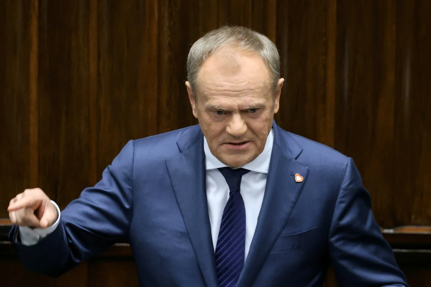 Tusk komentuje doniesienia o inwigilacji w PiS. Ironiczne nawiązanie.