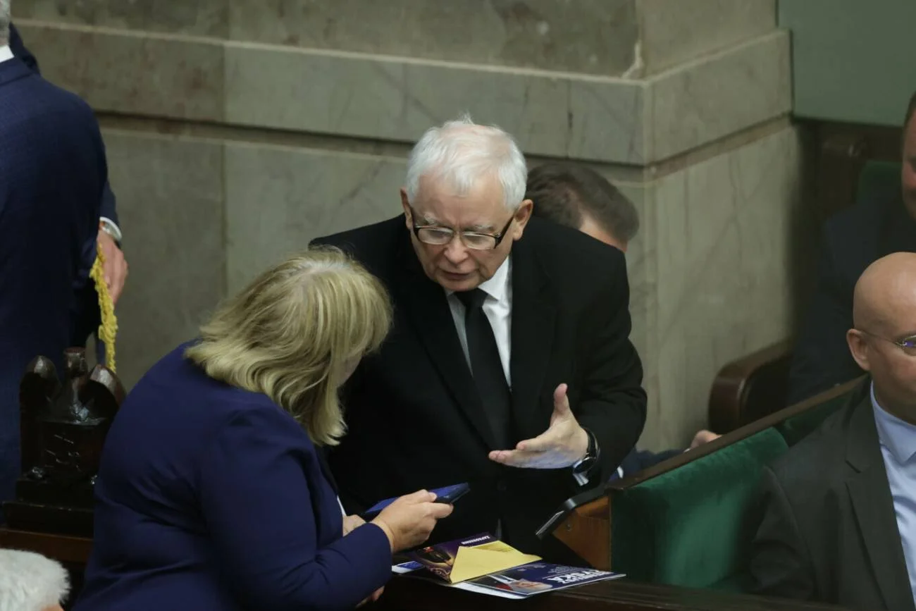 Jak wynika z sondażu, nadal największy potencjał wyborczy, bo aż 32,3 proc. ma Prawo i Sprawiedliwość.