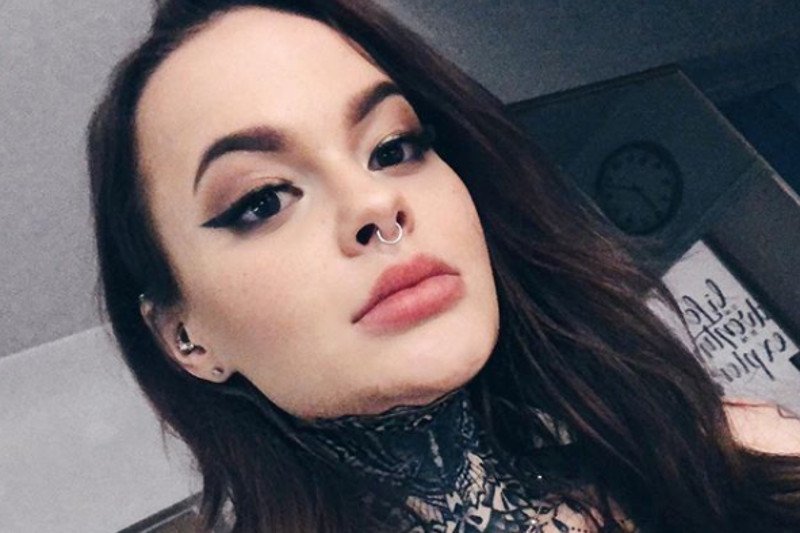 Na Instagramie na profilu Moniki Miller dominują wyrazy współczucia po śmierci jej ojca. Ale nie brakuje też hejtu.