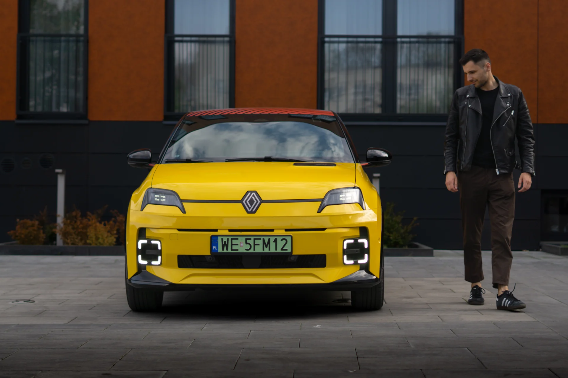 Renault 5 E-Tech electric – pierwsza jazda. Oto zasięg w mieście i w trasie