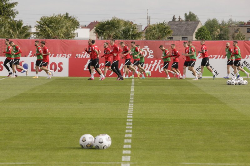 Polscy piłkarze od poniedziałku trenują w luksusowym ośrodku w Opalenicy