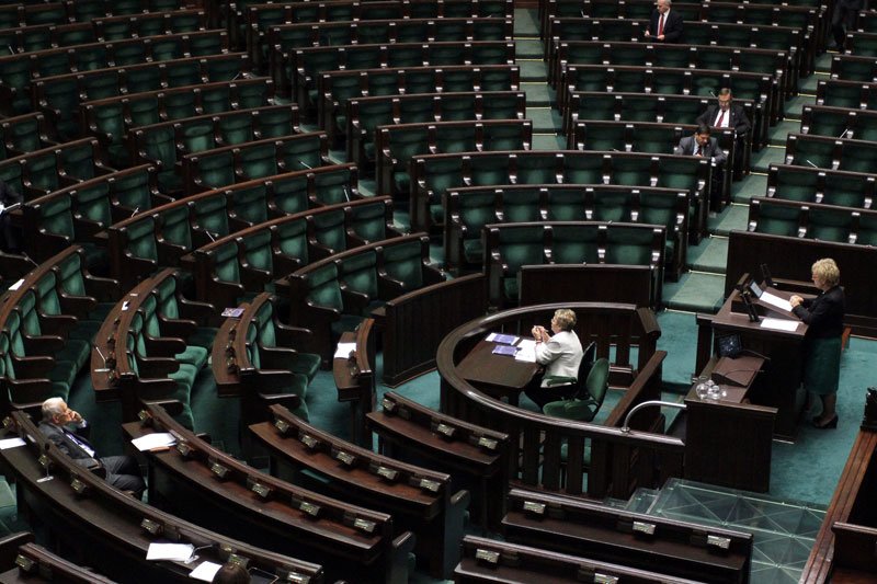 Kto wygrałby dziś wybory parlamentarne? Według CBOS, z wielką przewagą zwycięzcą byłaby Platforma Obywatelska.